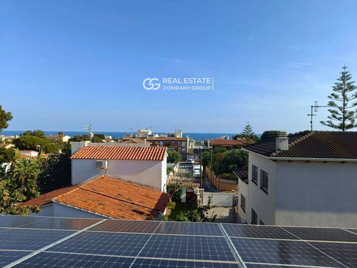 4 bedroom Villa for sale in Calafell with garage - € 479,000 (Ref: 9760979)