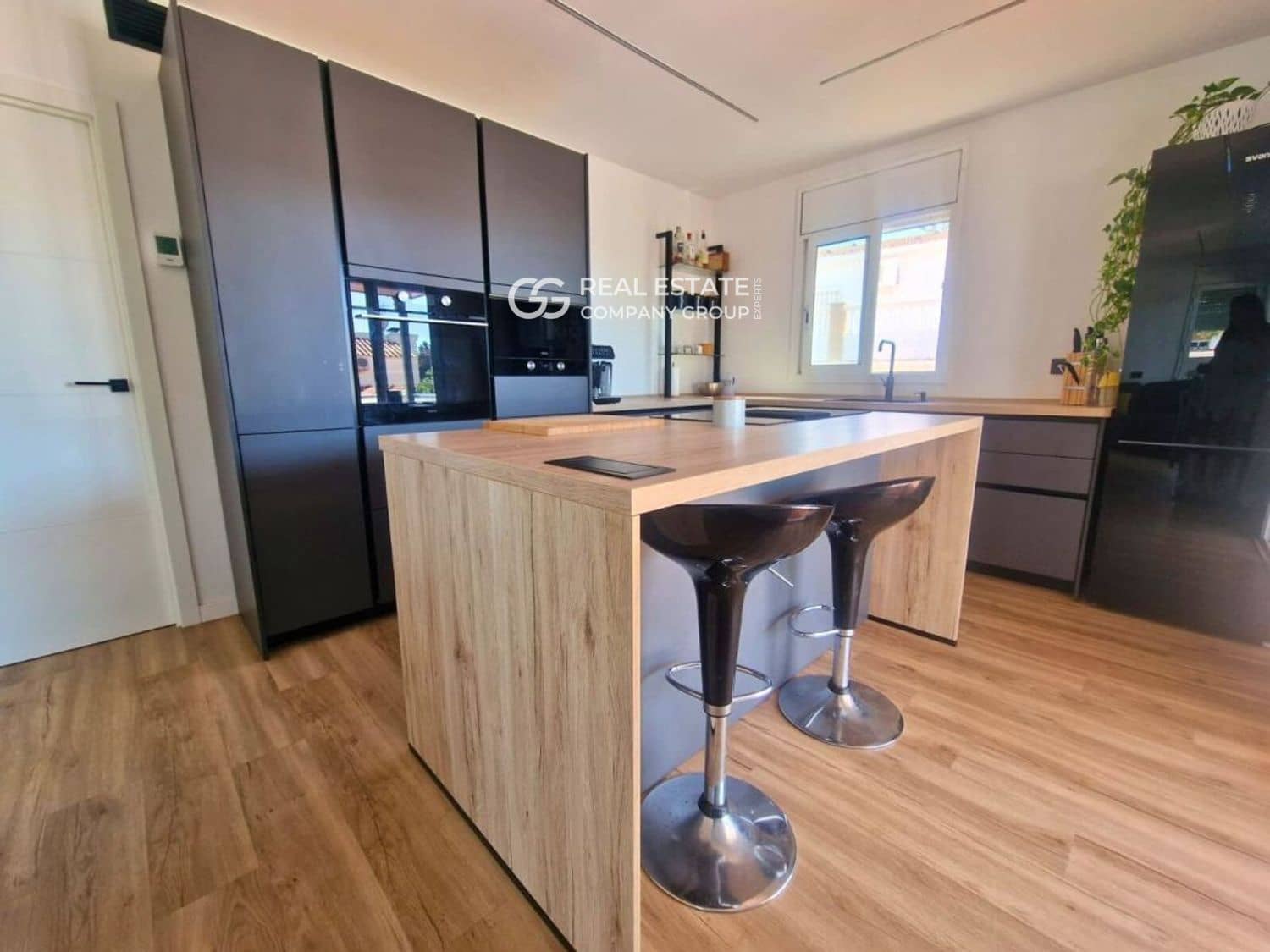 4 bedroom Villa for sale in Calafell with garage - € 479,000 (Ref: 9760979)