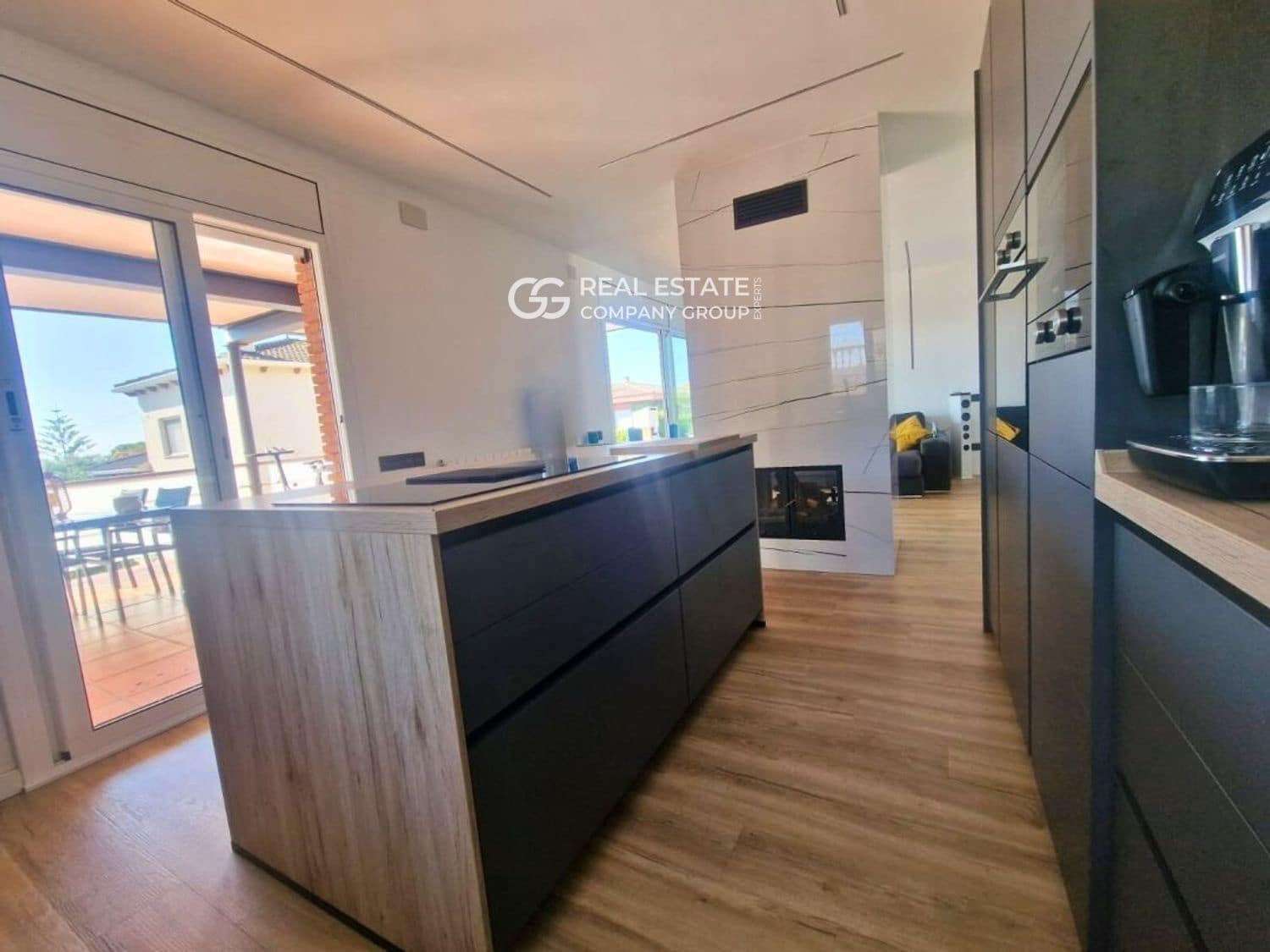 4 bedroom Villa for sale in Calafell with garage - € 479,000 (Ref: 9760979)