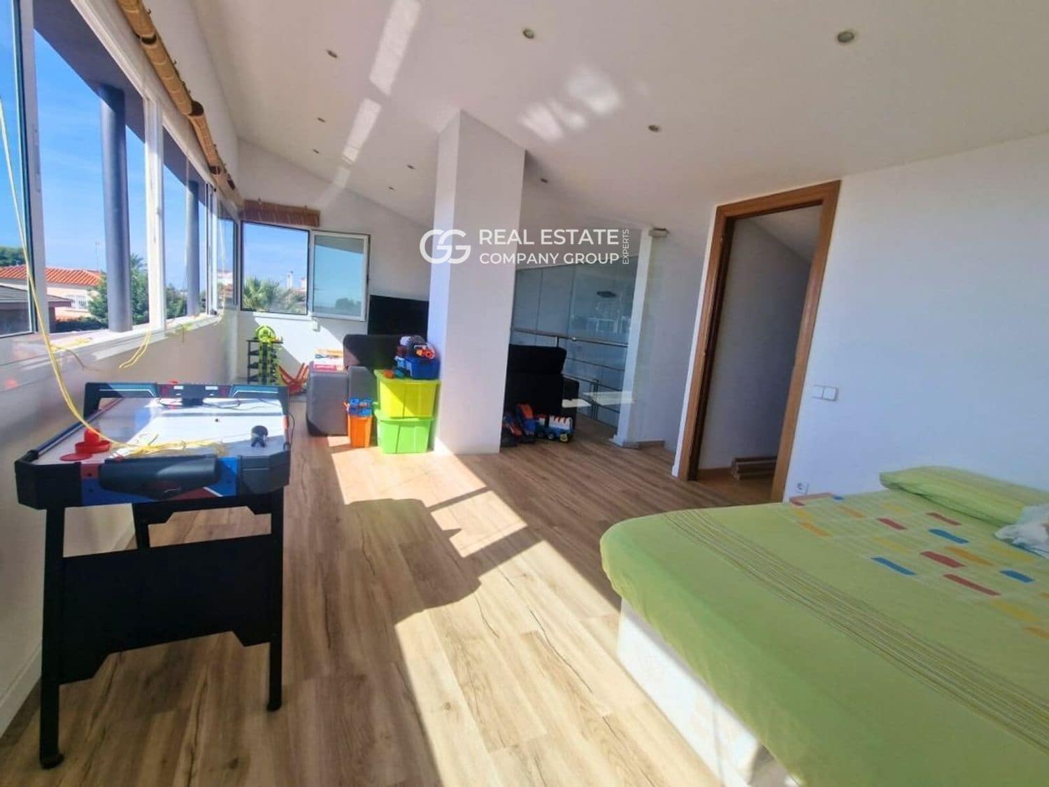 4 bedroom Villa for sale in Calafell with garage - € 479,000 (Ref: 9760979)