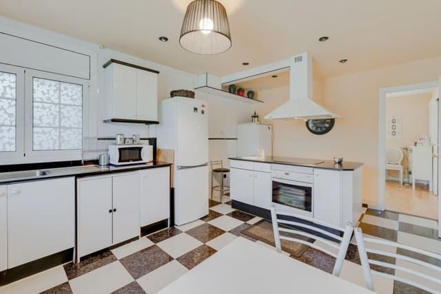 6 sypialnia Willa na sprzedaż w Sant Cugat del Vallès z basenem garażem - 1 550 000 € (Ref: 9807306)