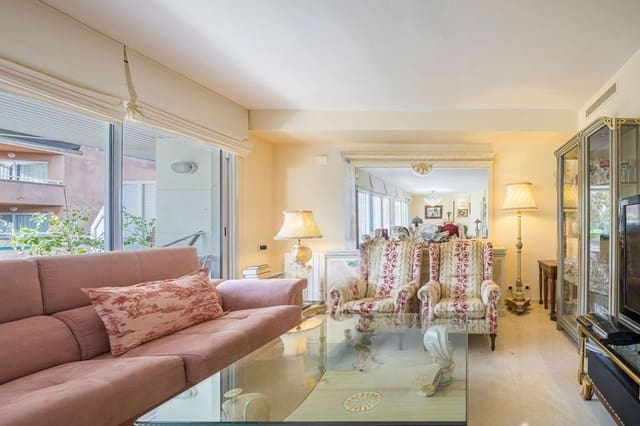 4 makuuhuone Asunto myytävänä paikassa Sitges mukana uima-altaan 
autotalli - 1 675 000 € (Ref: 9836797)