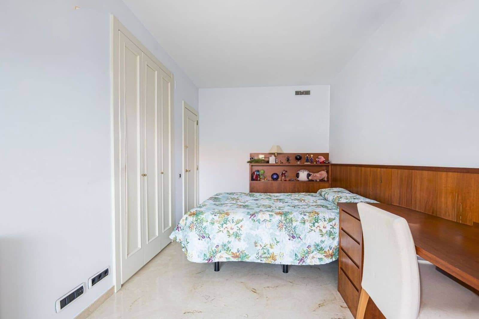 4 bedroom Flat for sale in Sitges with pool garage - € 1,675,000 (Ref: 9836797)