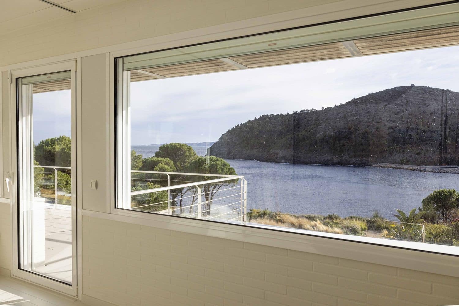 6 bedroom Villa for sale in Colera with pool garage - € 2,275,000 (Ref: 9836820)