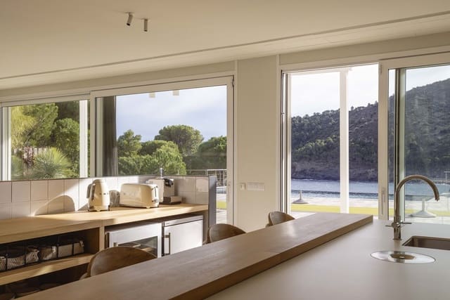 6 soverom Villa til salgs i Colera med svømmebasseng garasje - € 2 275 000 (Ref: 9836820)