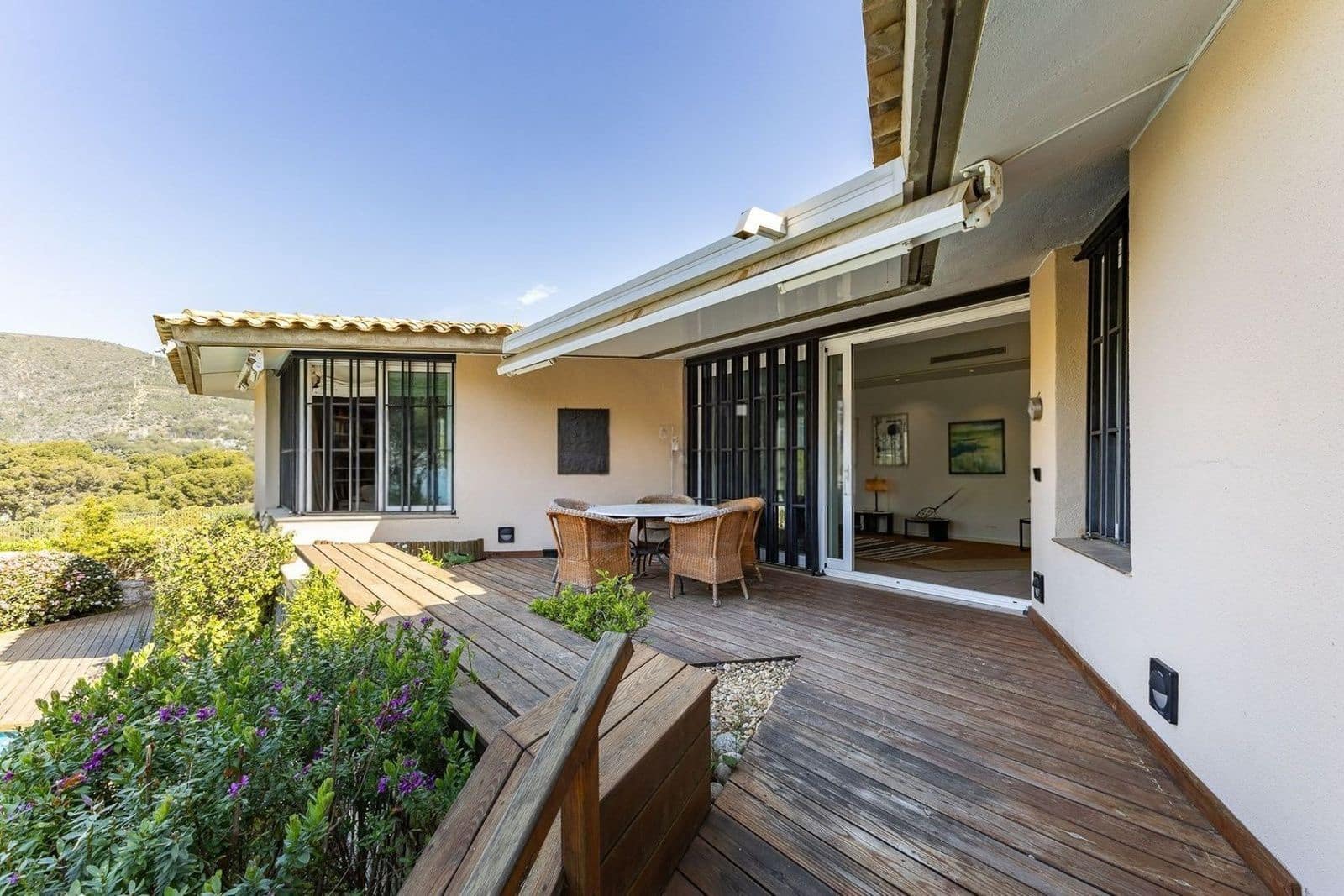 4 bedroom Villa for sale in Castelldefels with pool garage - € 3,300,000 (Ref: 9836822)