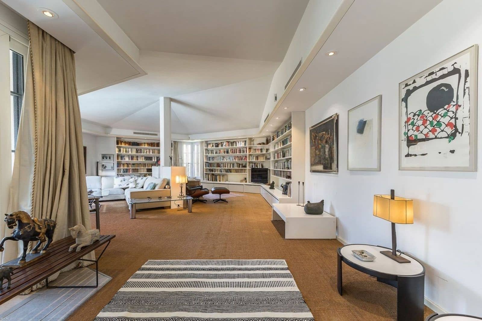 4 bedroom Villa for sale in Castelldefels with pool garage - € 3,300,000 (Ref: 9836822)
