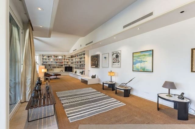 4 bedroom Villa for sale in Castelldefels with pool garage - € 3,300,000 (Ref: 9836822)