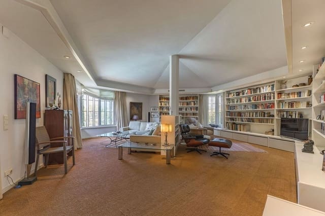 4 bedroom Villa for sale in Castelldefels with pool garage - € 3,300,000 (Ref: 9836822)
