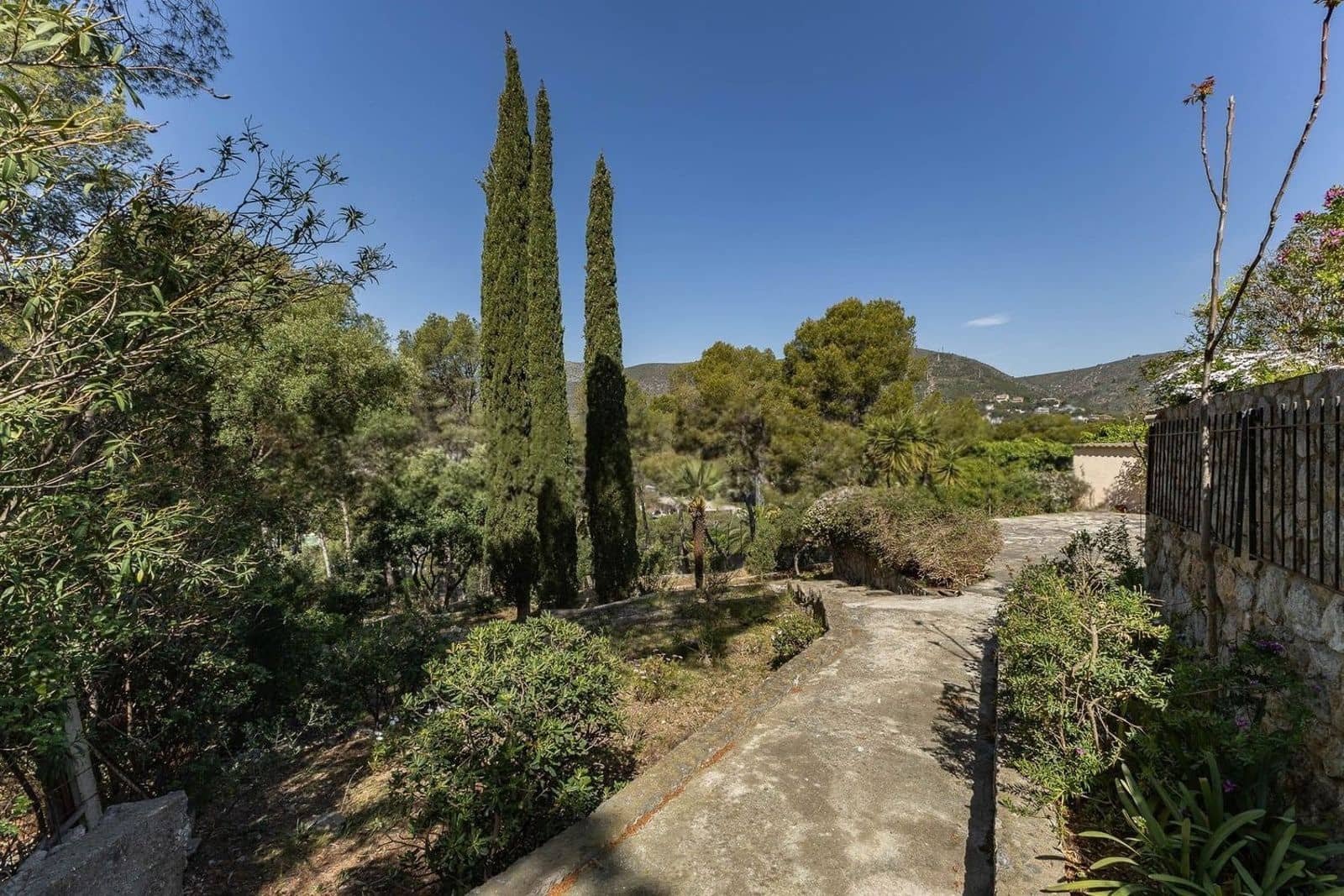 4 bedroom Villa for sale in Castelldefels with pool garage - € 3,300,000 (Ref: 9836822)