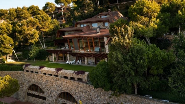 9 makuuhuone Huvila myytävänä paikassa Llafranc, Palafrugell mukana 
autotalli - 15 000 000 € (Ref: 9836823)
