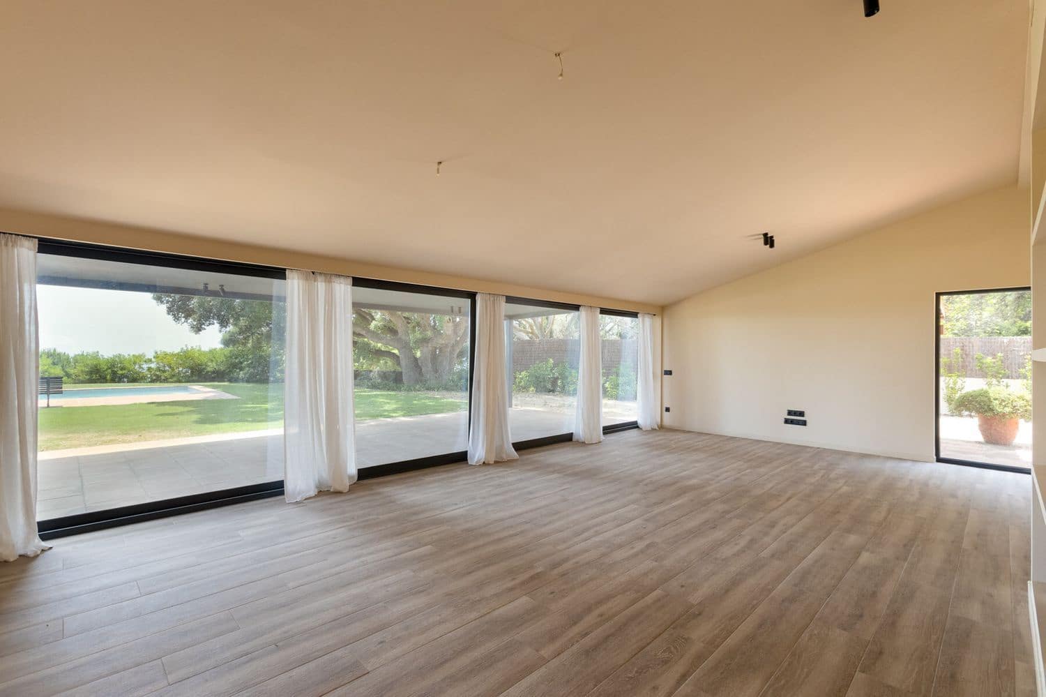 4 bedroom Villa for sale in Sant Andreu de Llavaneres with pool garage - € 2,250,000 (Ref: 9836824)