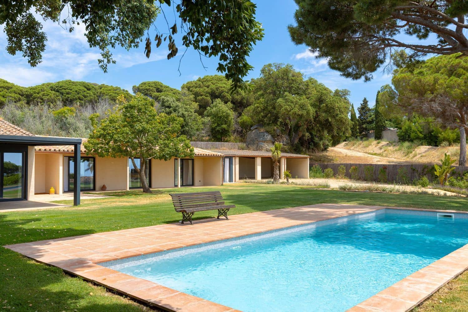 4 bedroom Villa for sale in Sant Andreu de Llavaneres with pool garage - € 2,250,000 (Ref: 9836824)