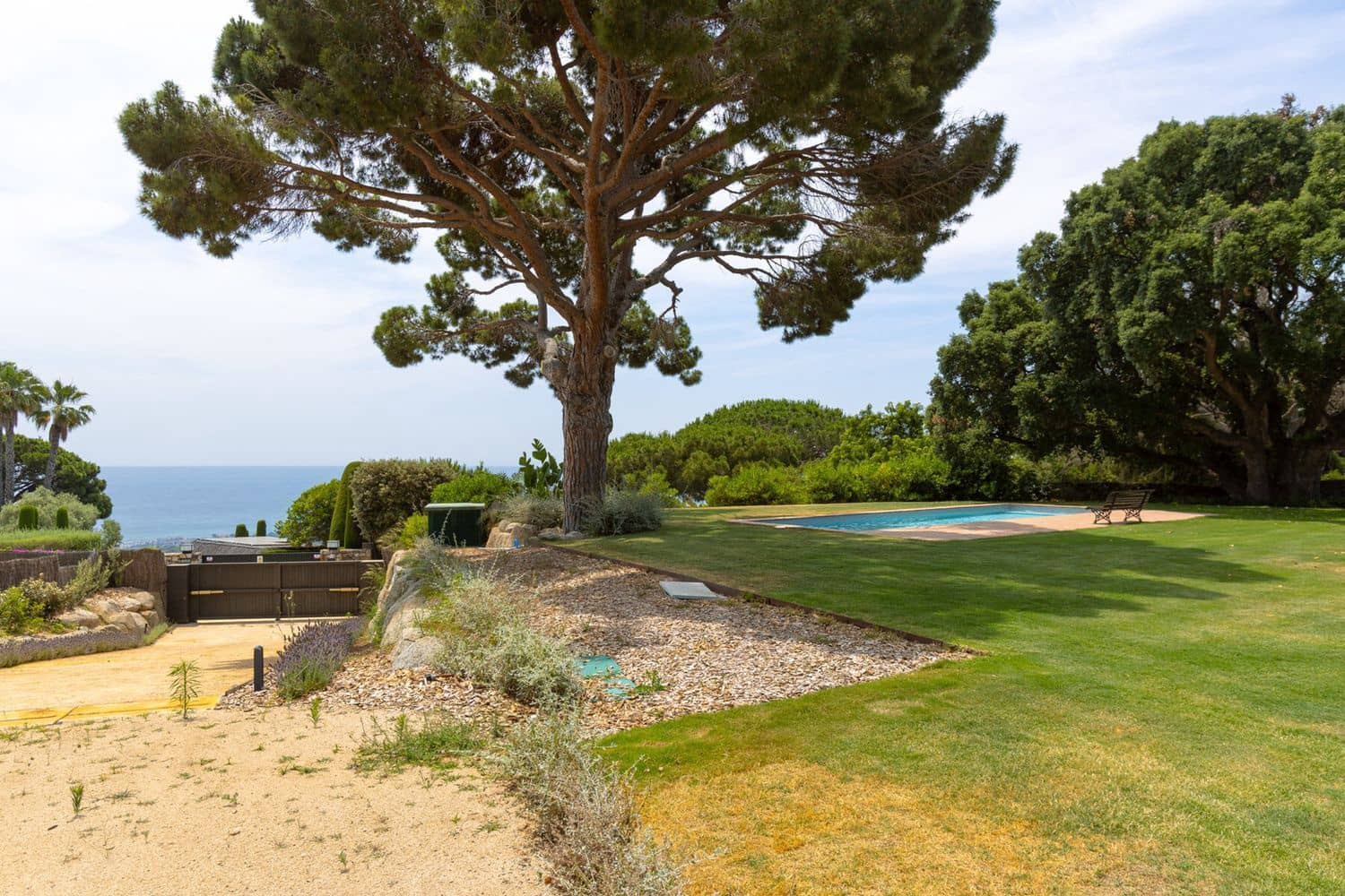 4 bedroom Villa for sale in Sant Andreu de Llavaneres with pool garage - € 2,250,000 (Ref: 9836824)