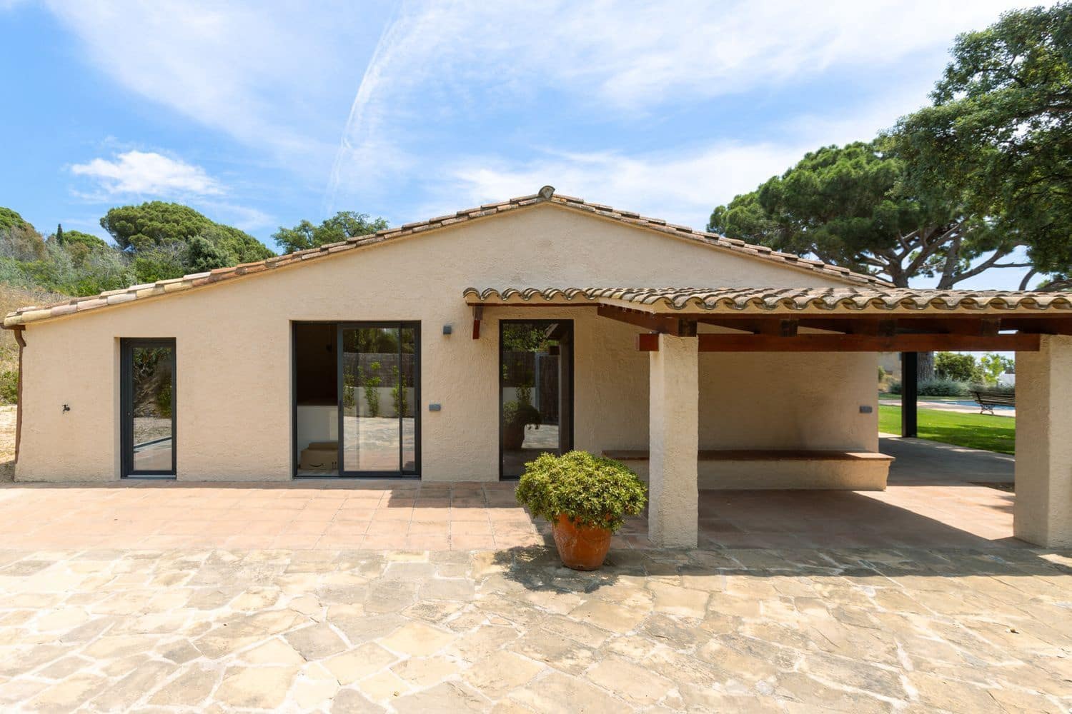 4 bedroom Villa for sale in Sant Andreu de Llavaneres with pool garage - € 2,250,000 (Ref: 9836824)