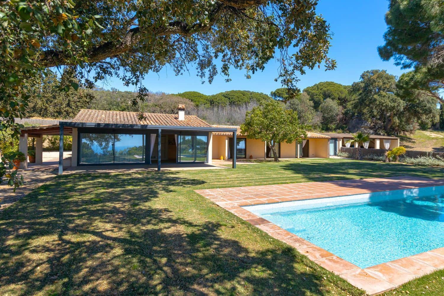4 bedroom Villa for sale in Sant Andreu de Llavaneres with pool garage - € 2,250,000 (Ref: 9836824)