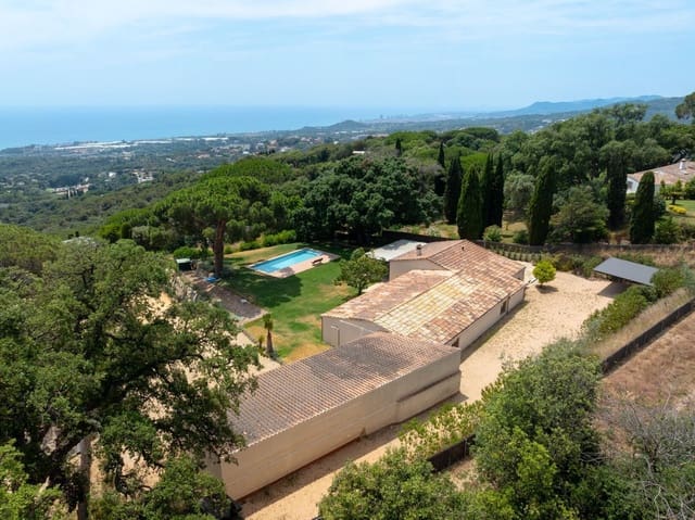 4 bedroom Villa for sale in Sant Andreu de Llavaneres with pool garage - € 2,250,000 (Ref: 9836824)
