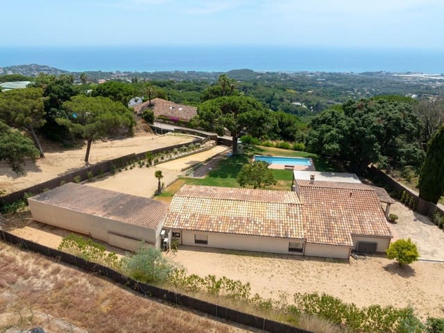 4 bedroom Villa for sale in Sant Andreu de Llavaneres with pool garage - € 2,250,000 (Ref: 9836824)