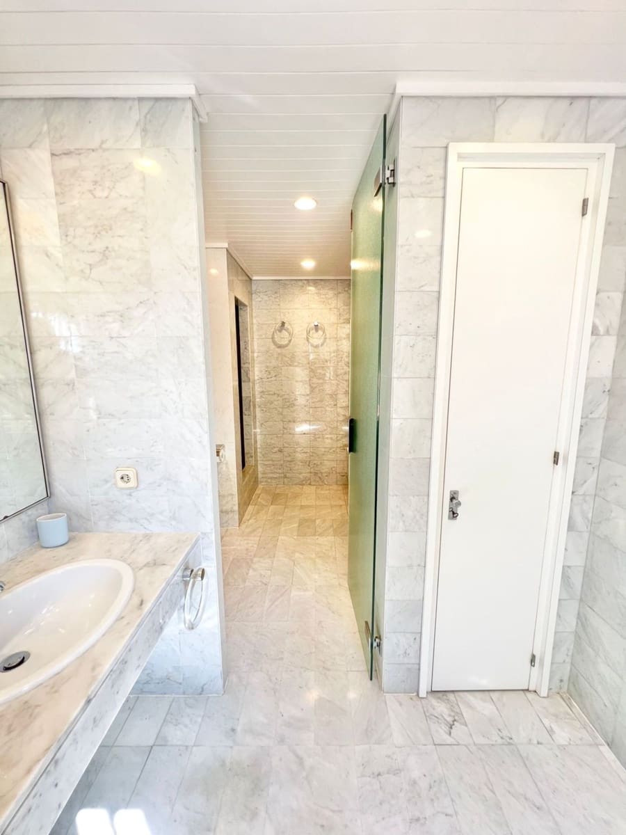 7 bedroom Villa for sale in Castelldefels with pool garage - € 3,650,000 (Ref: 9836825)