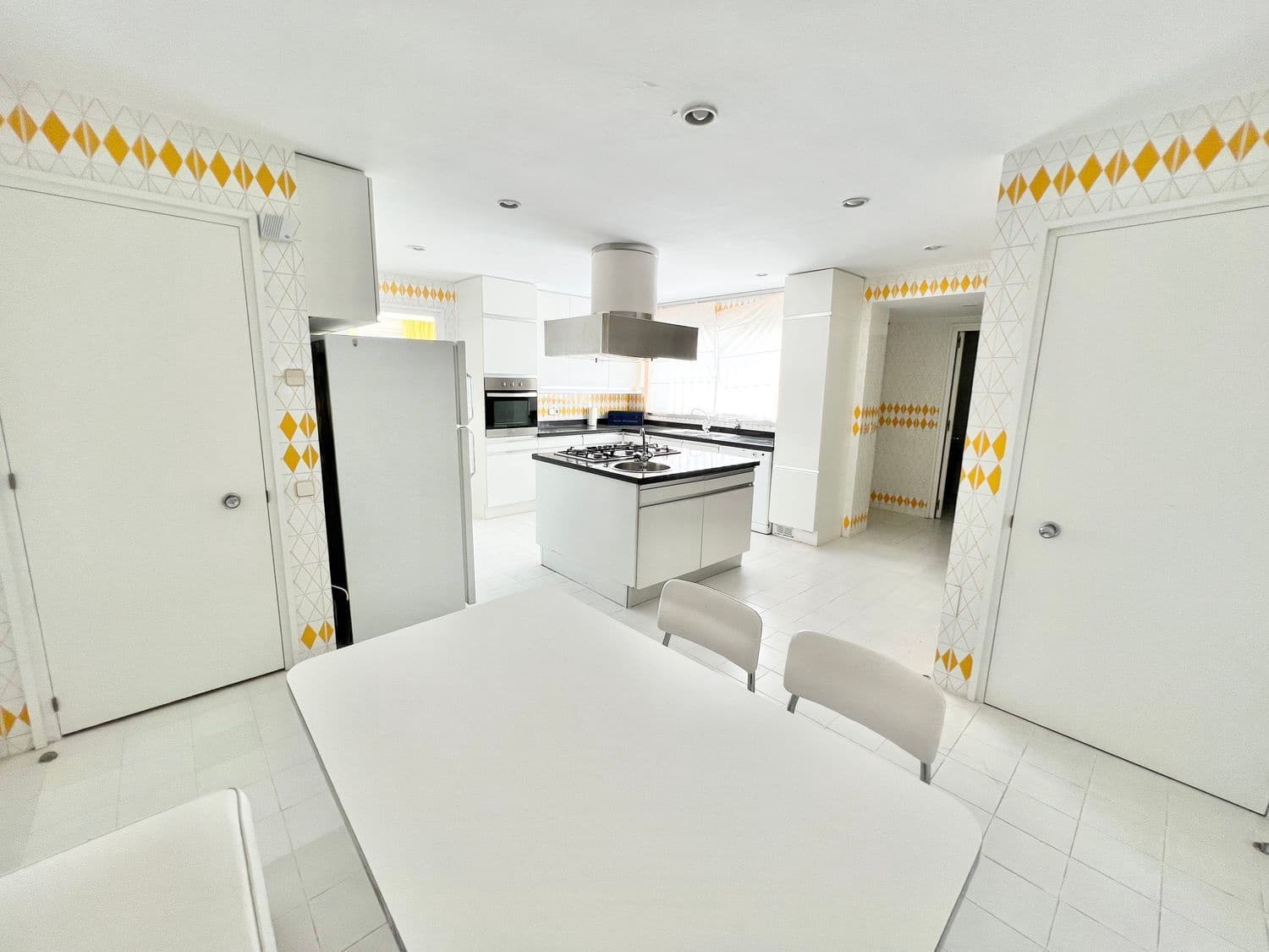 7 bedroom Villa for sale in Castelldefels with pool garage - € 3,650,000 (Ref: 9836825)