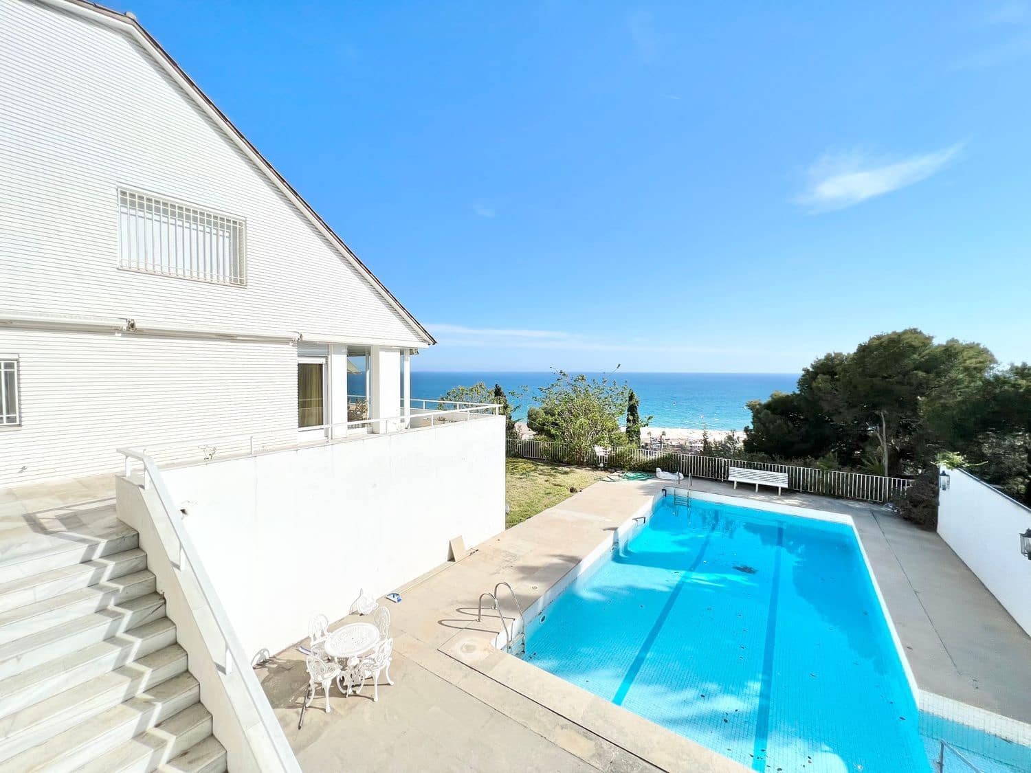 7 bedroom Villa for sale in Castelldefels with pool garage - € 3,650,000 (Ref: 9836825)
