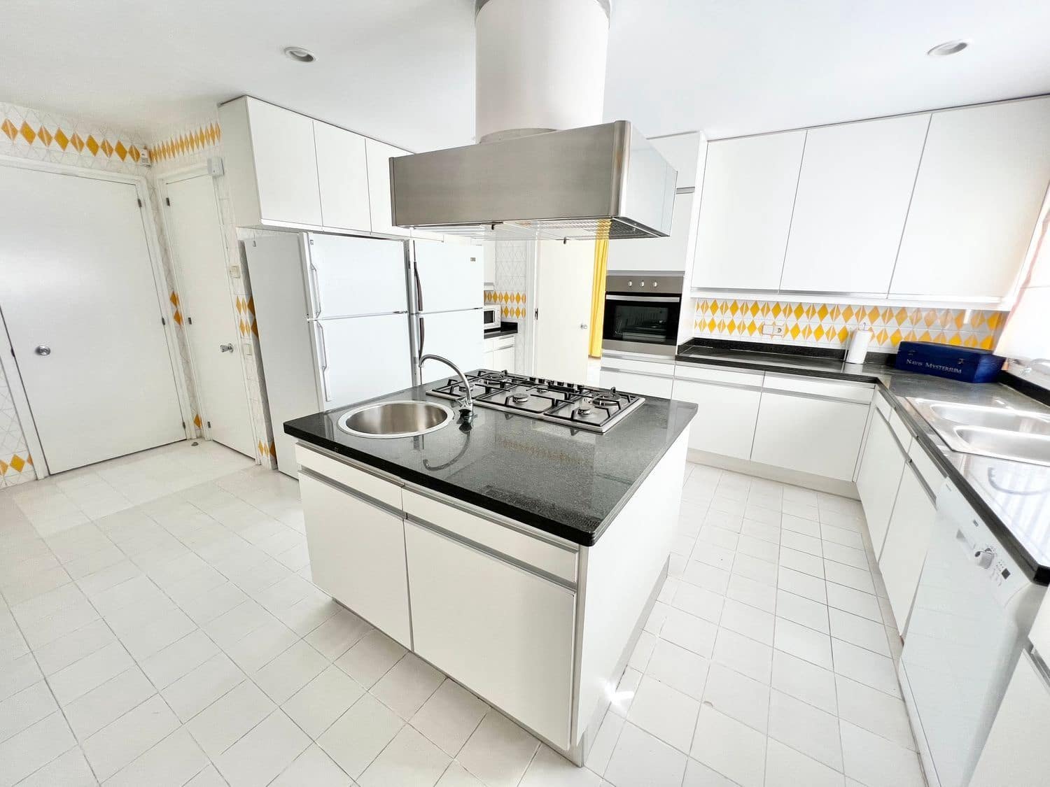 7 bedroom Villa for sale in Castelldefels with pool garage - € 3,650,000 (Ref: 9836825)