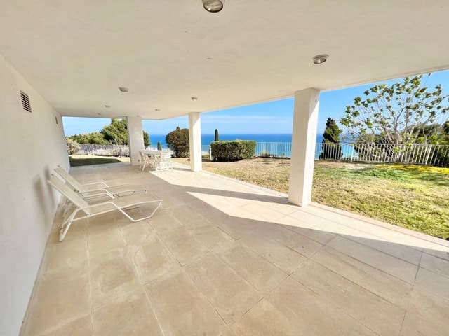 7 bedroom Villa for sale in Castelldefels with pool garage - € 3,650,000 (Ref: 9836825)