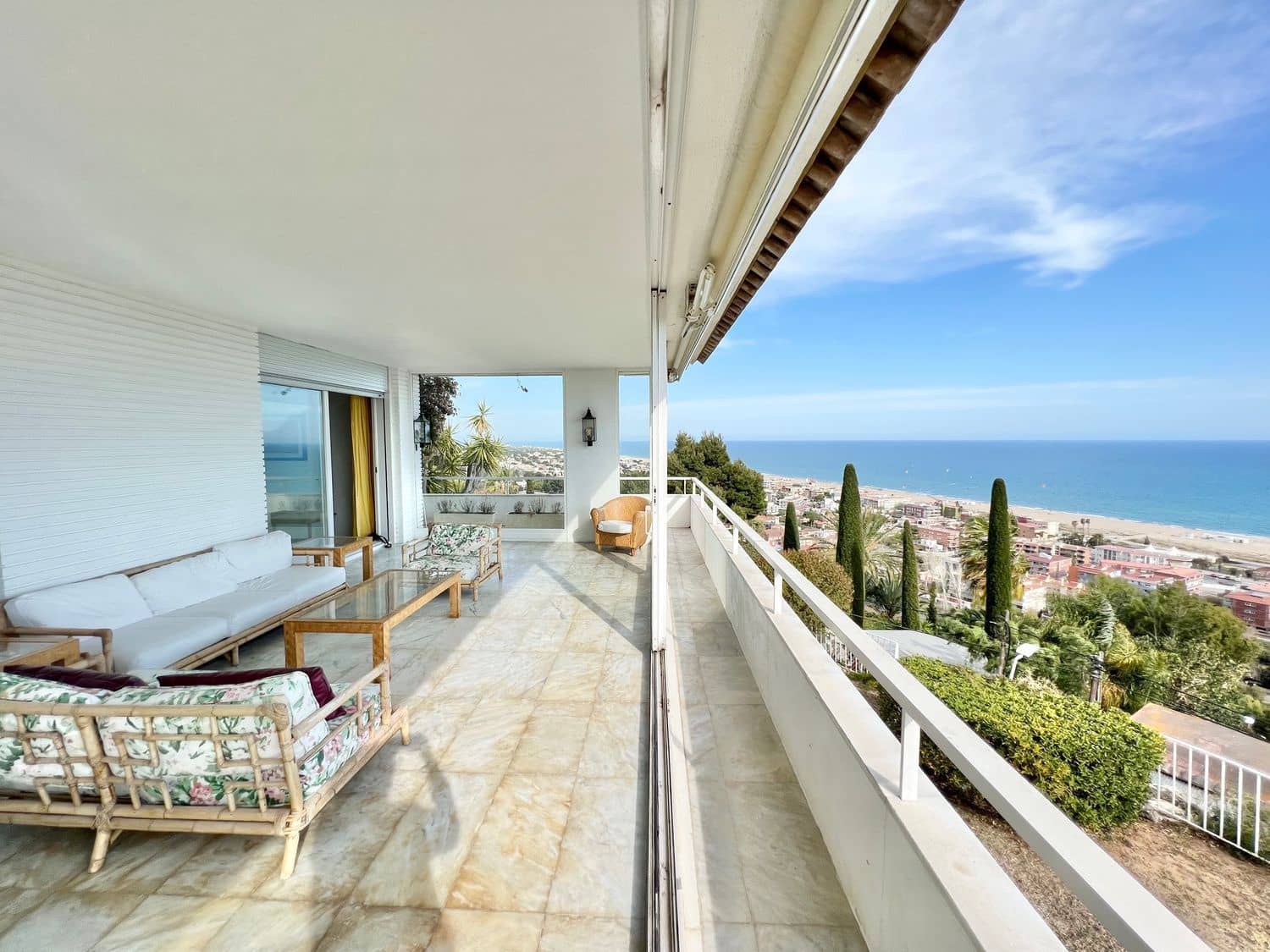 7 bedroom Villa for sale in Castelldefels with pool garage - € 3,650,000 (Ref: 9836825)