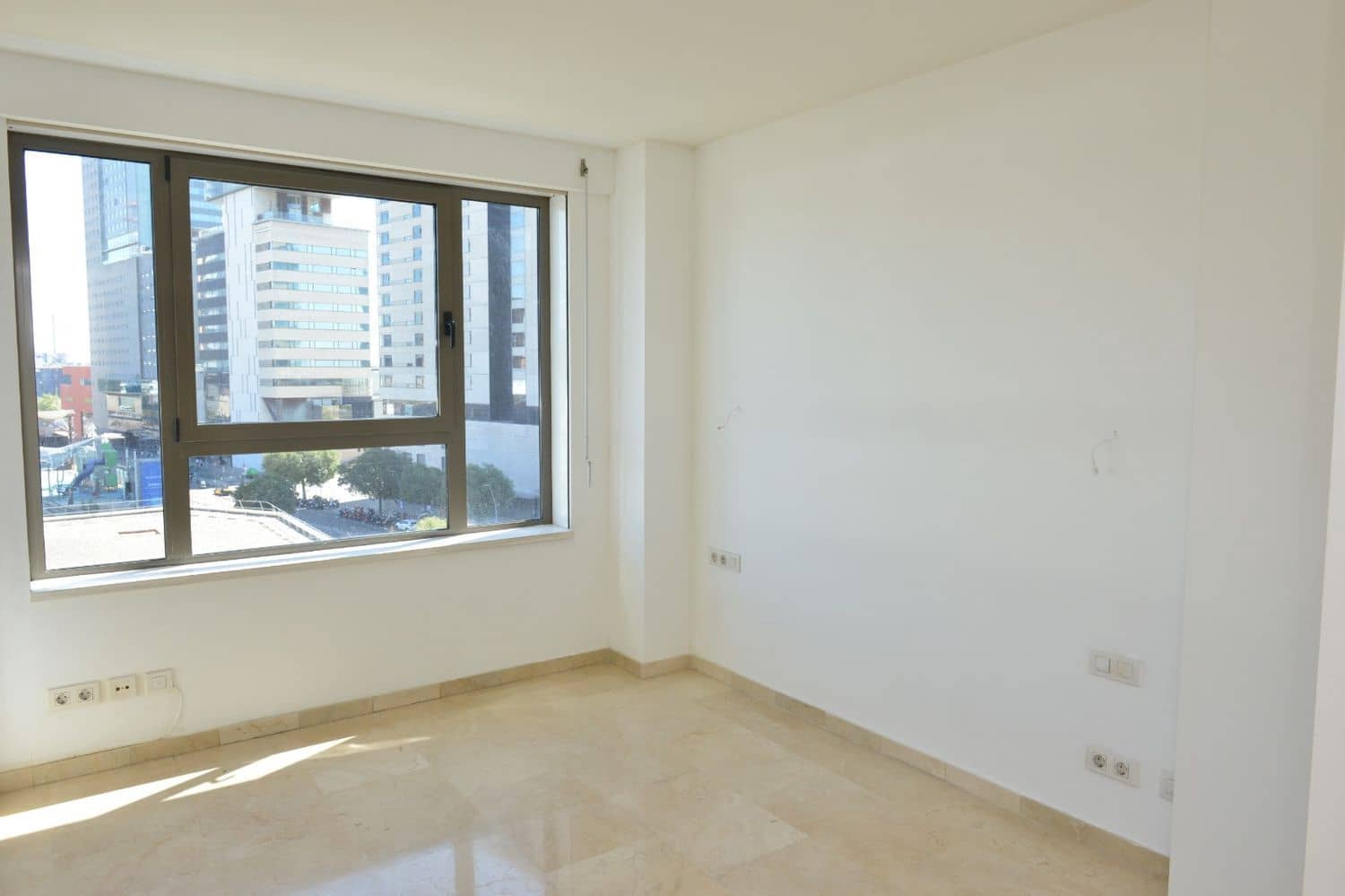 4 makuuhuone Asunto myytävänä paikassa Barcelona kaupunki mukana uima-altaan 
autotalli - 1 149 000 € (Ref: 9882488)