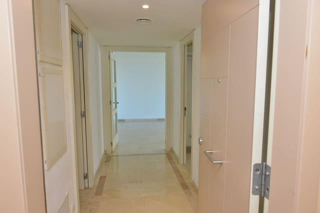 4 soveværelse Lejlighed til salg i Barcelona by med swimmingpool garage - € 1.149.000 (Ref: 9882488)