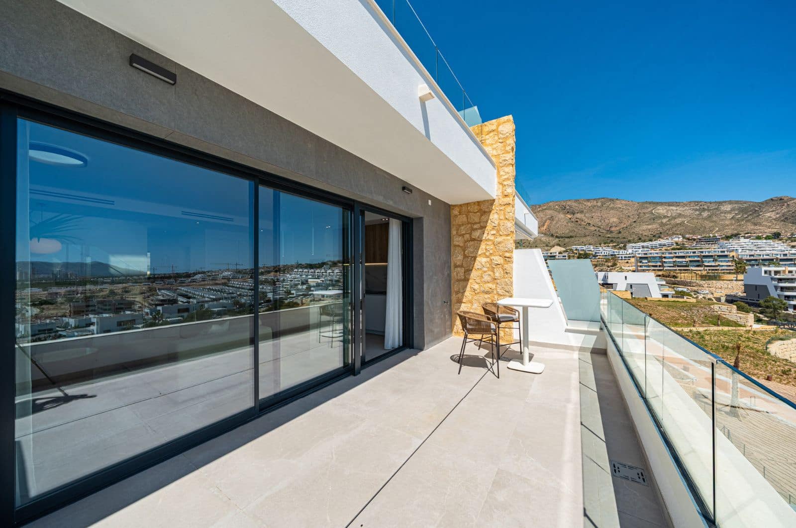 2 Zimmer Penthouse zu verkaufen in Finestrat mit Pool Garage - 590.000 € (Ref: 9989394)