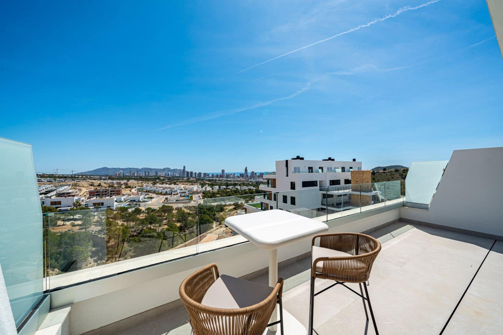 2 Zimmer Penthouse zu verkaufen in Finestrat mit Pool Garage - 590.000 € (Ref: 9989394)