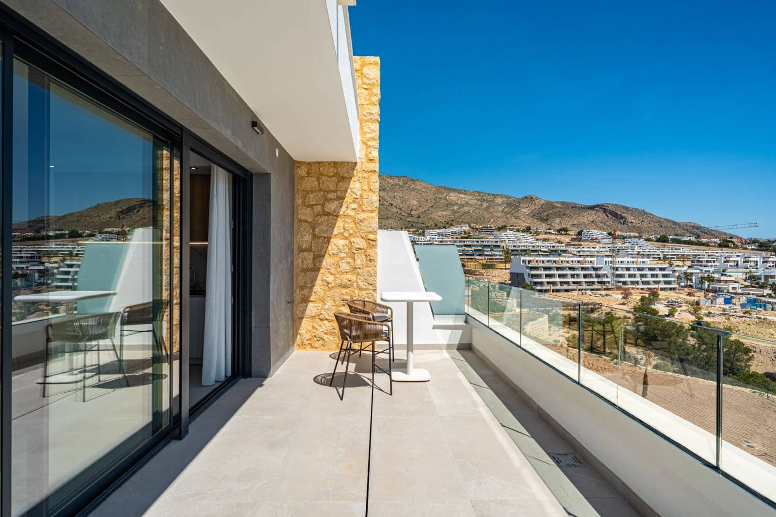2 Zimmer Penthouse zu verkaufen in Finestrat mit Pool Garage - 590.000 € (Ref: 9989394)