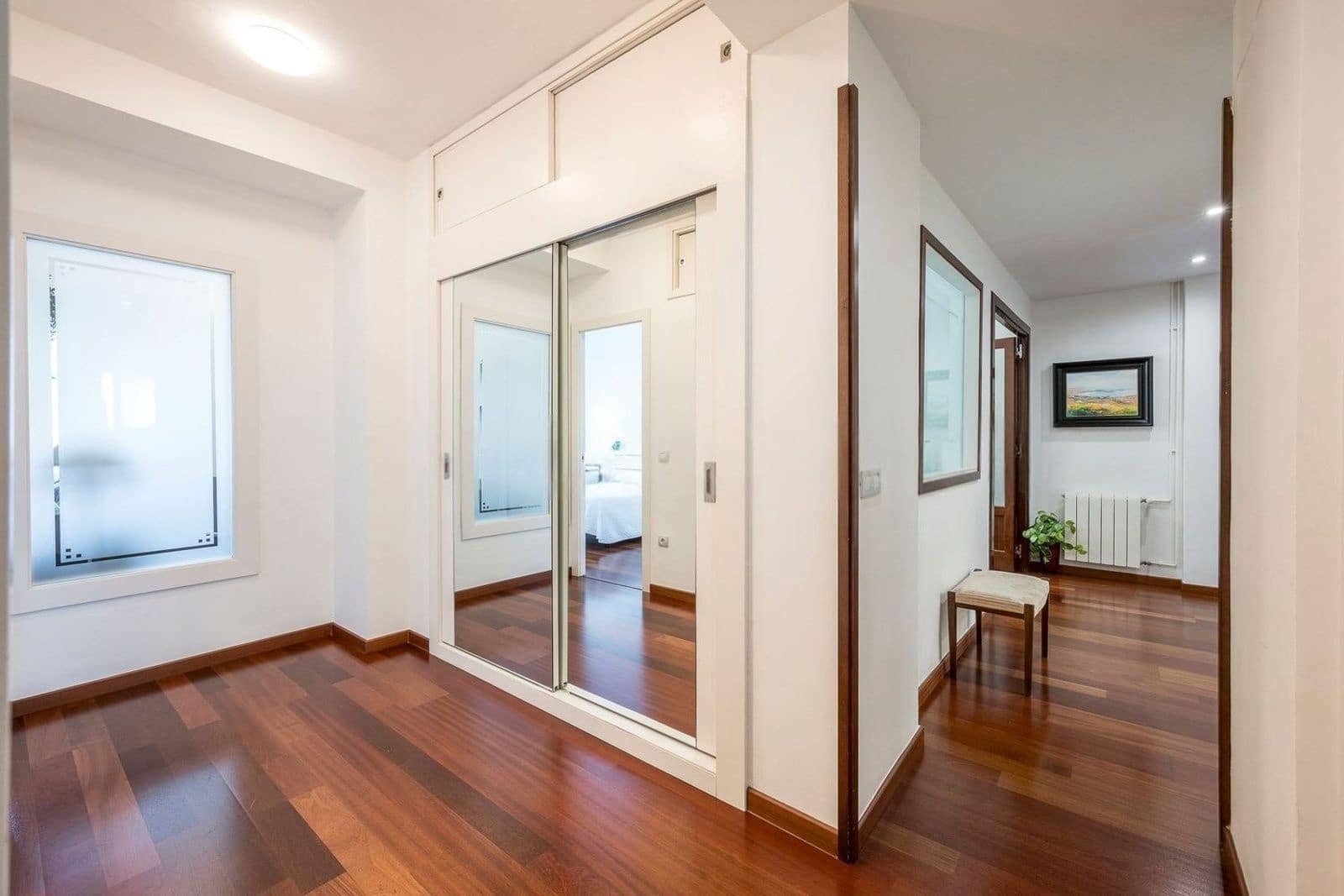 3 bedroom Flat for sale in Barcelona city with pool - € 845,000 (Ref: 9989997)