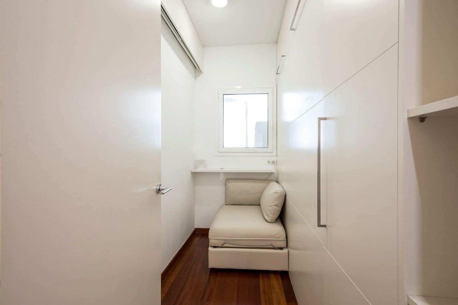 3 bedroom Flat for sale in Barcelona city with pool - € 845,000 (Ref: 9989997)
