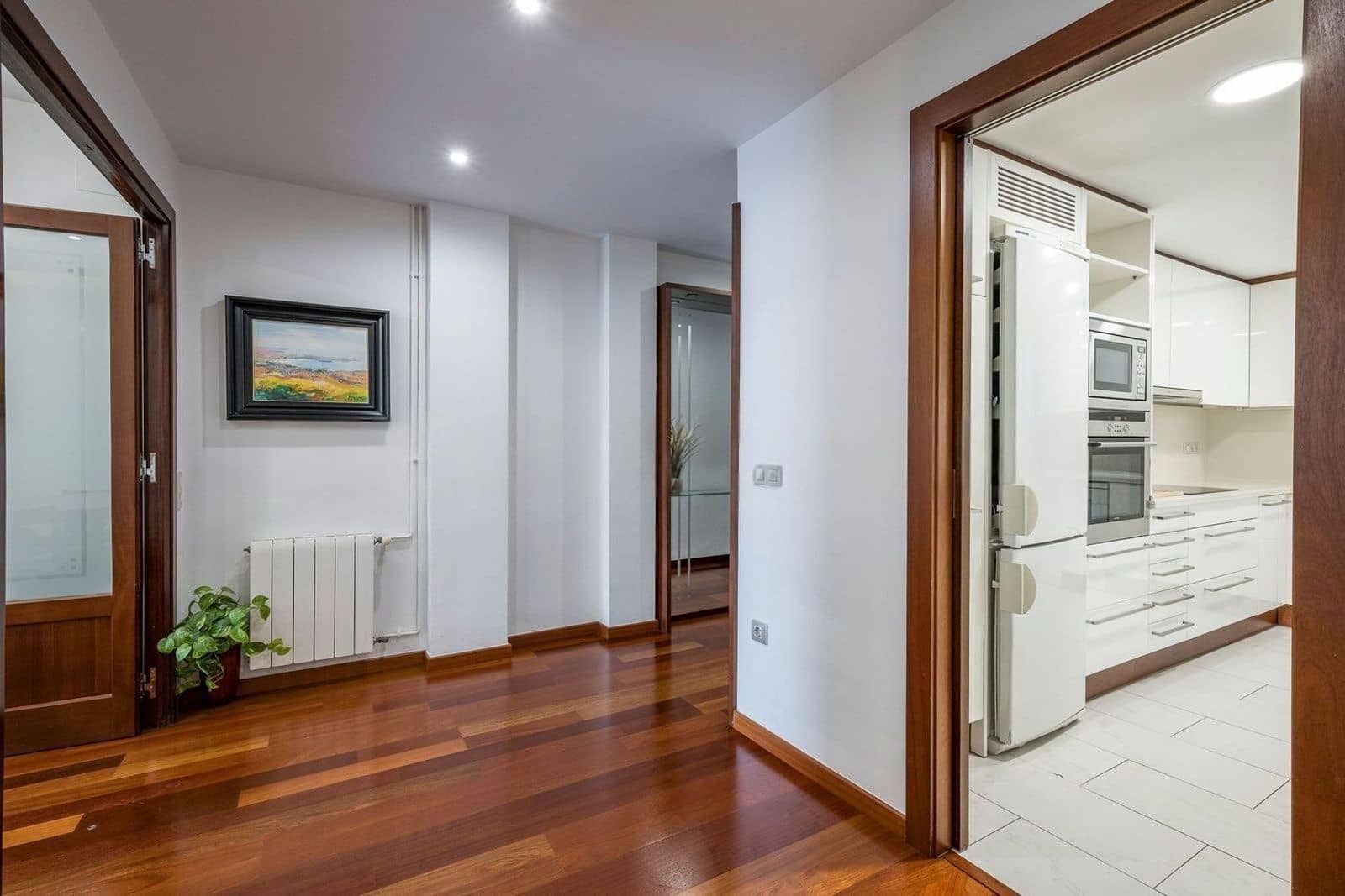 3 bedroom Flat for sale in Barcelona city with pool - € 845,000 (Ref: 9989997)