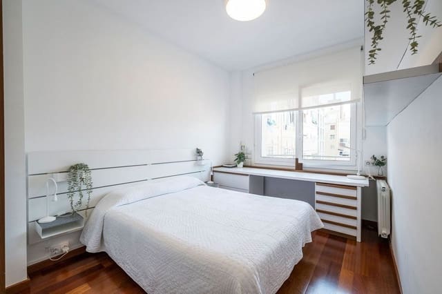 3 bedroom Flat for sale in Eixample, Barcelona city with pool - € 845,000 (Ref: 9989997)