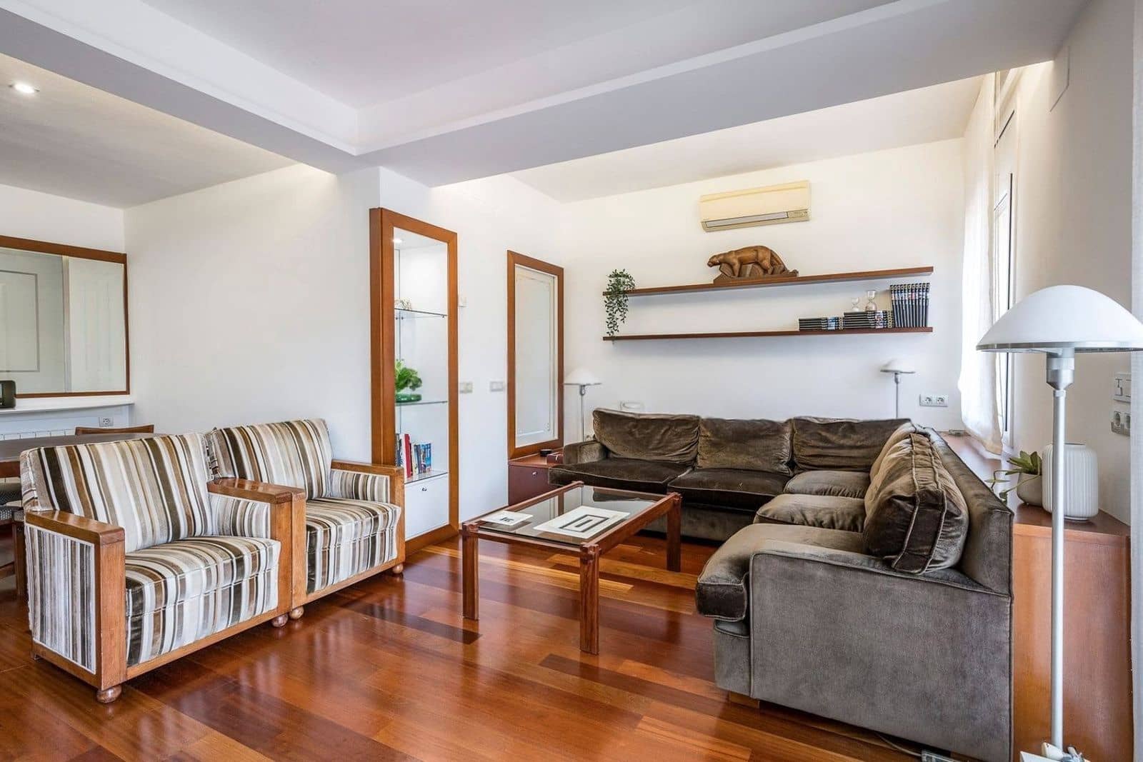 3 bedroom Flat for sale in Barcelona city with pool - € 845,000 (Ref: 9989997)