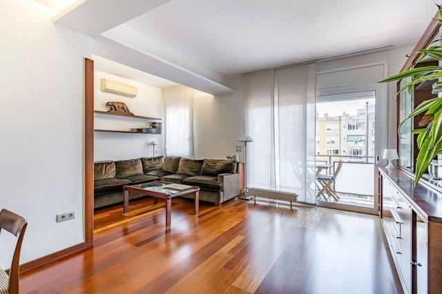 3 bedroom Flat for sale in Eixample, Barcelona city with pool - € 845,000 (Ref: 9989997)