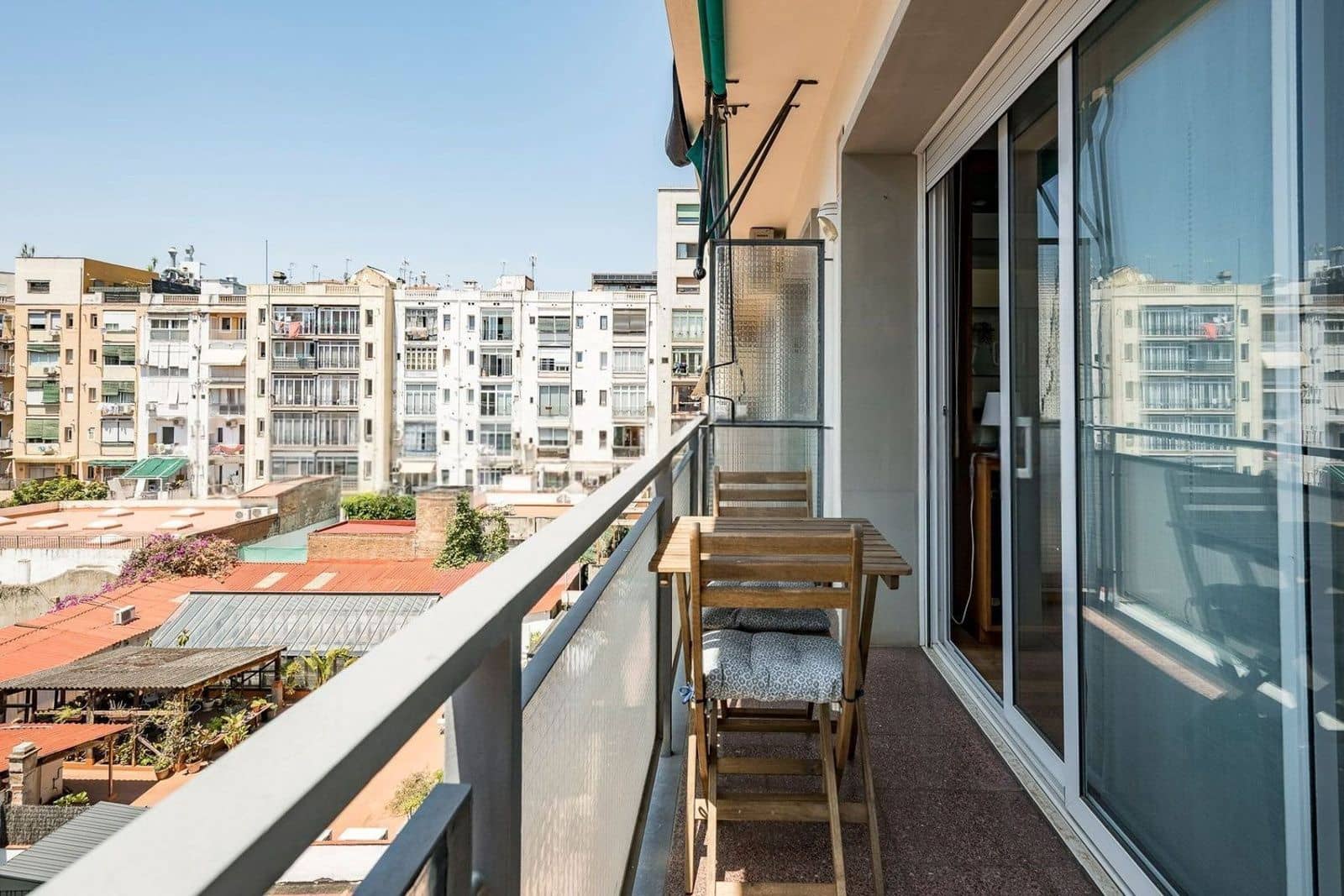 3 bedroom Flat for sale in Barcelona city with pool - € 845,000 (Ref: 9989997)