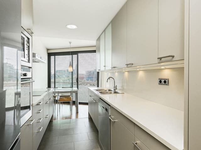 Piso de 2 habitaciones en Barcelona ciudad en venta con garaje - 630.000 € (Ref: 9991540)