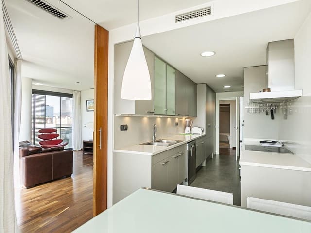 Piso de 2 habitaciones en Barcelona ciudad en venta con garaje - 630.000 € (Ref: 9991540)