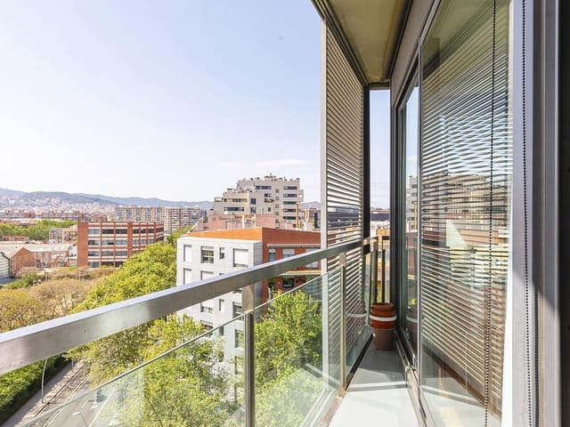 Piso de 2 habitaciones en Barcelona ciudad en venta con garaje - 630.000 € (Ref: 9991540)