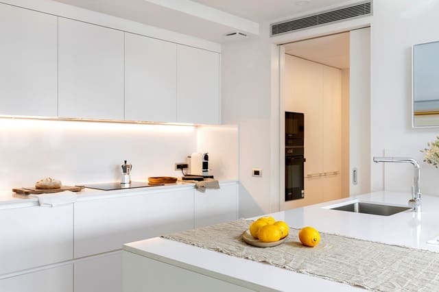 Piso de 4 habitaciones en Barcelona ciudad en venta con garaje - 1.895.000 € (Ref: 9992018)