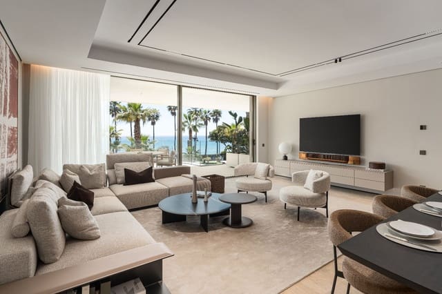 Piso de 3 habitaciones en Estepona en venta con piscina - 4.050.000 € (Ref: 9992020)