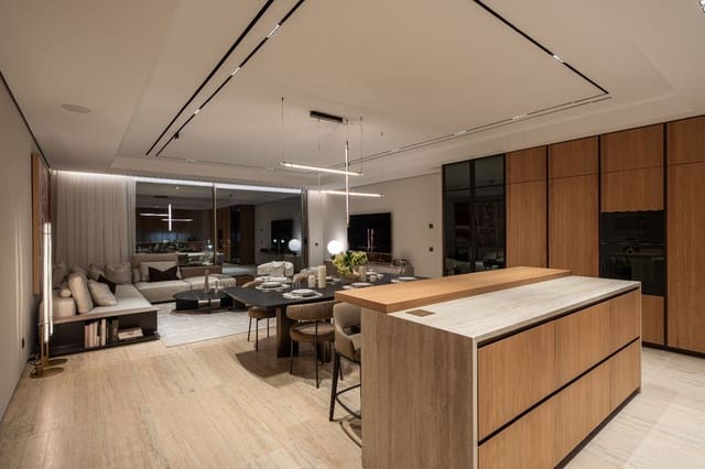 Piso de 3 habitaciones en Estepona en venta con piscina - 4.050.000 € (Ref: 9992020)