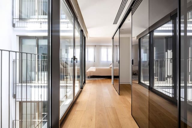 1 soverom Leilighet til salgs i Eixample, Barcelona by med svømmebasseng garasje - € 1 300 000 (Ref: 9992022)