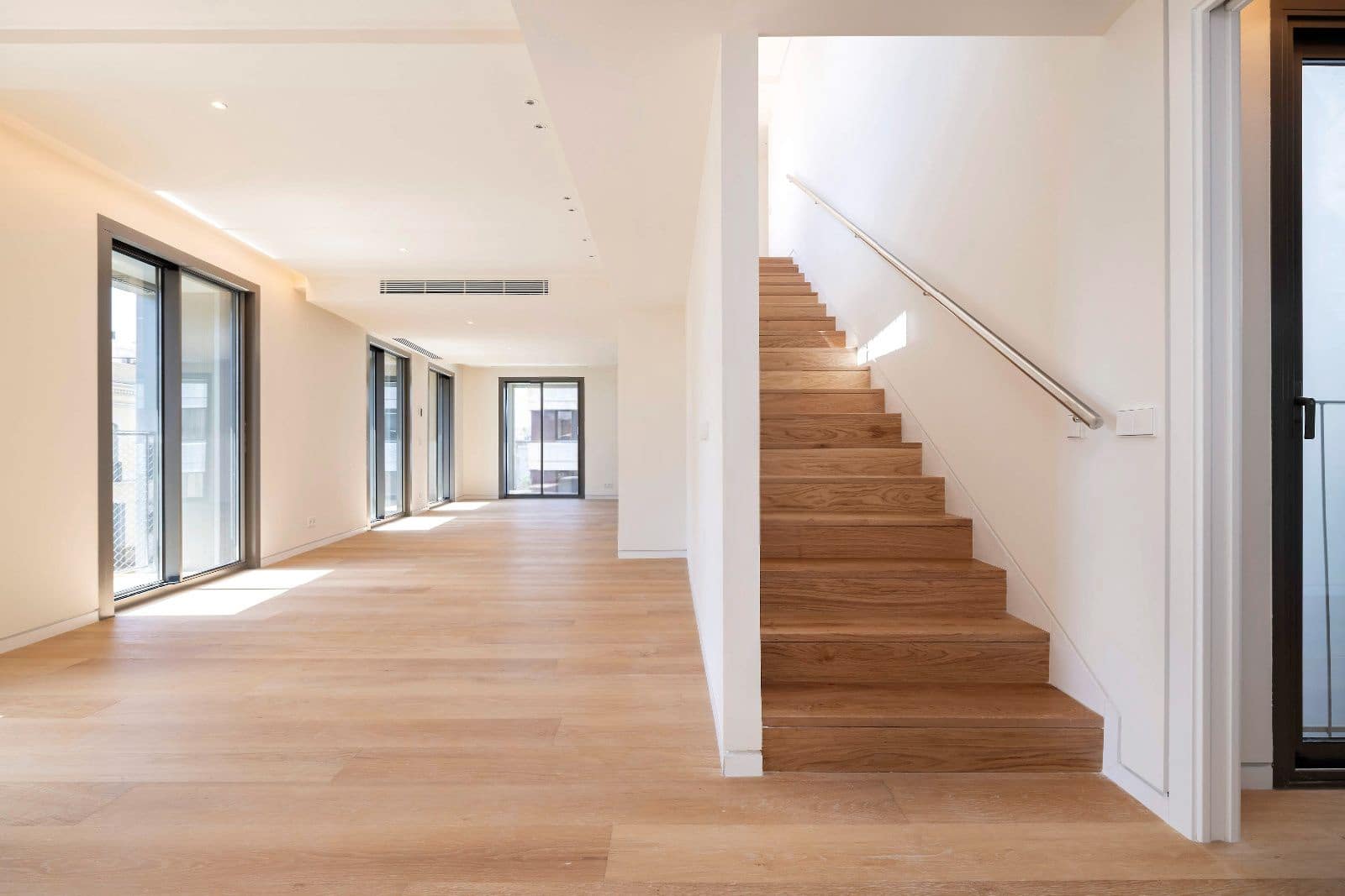 1 soverom Leilighet til salgs i Barcelona by med svømmebasseng garasje - € 1 300 000 (Ref: 9992022)