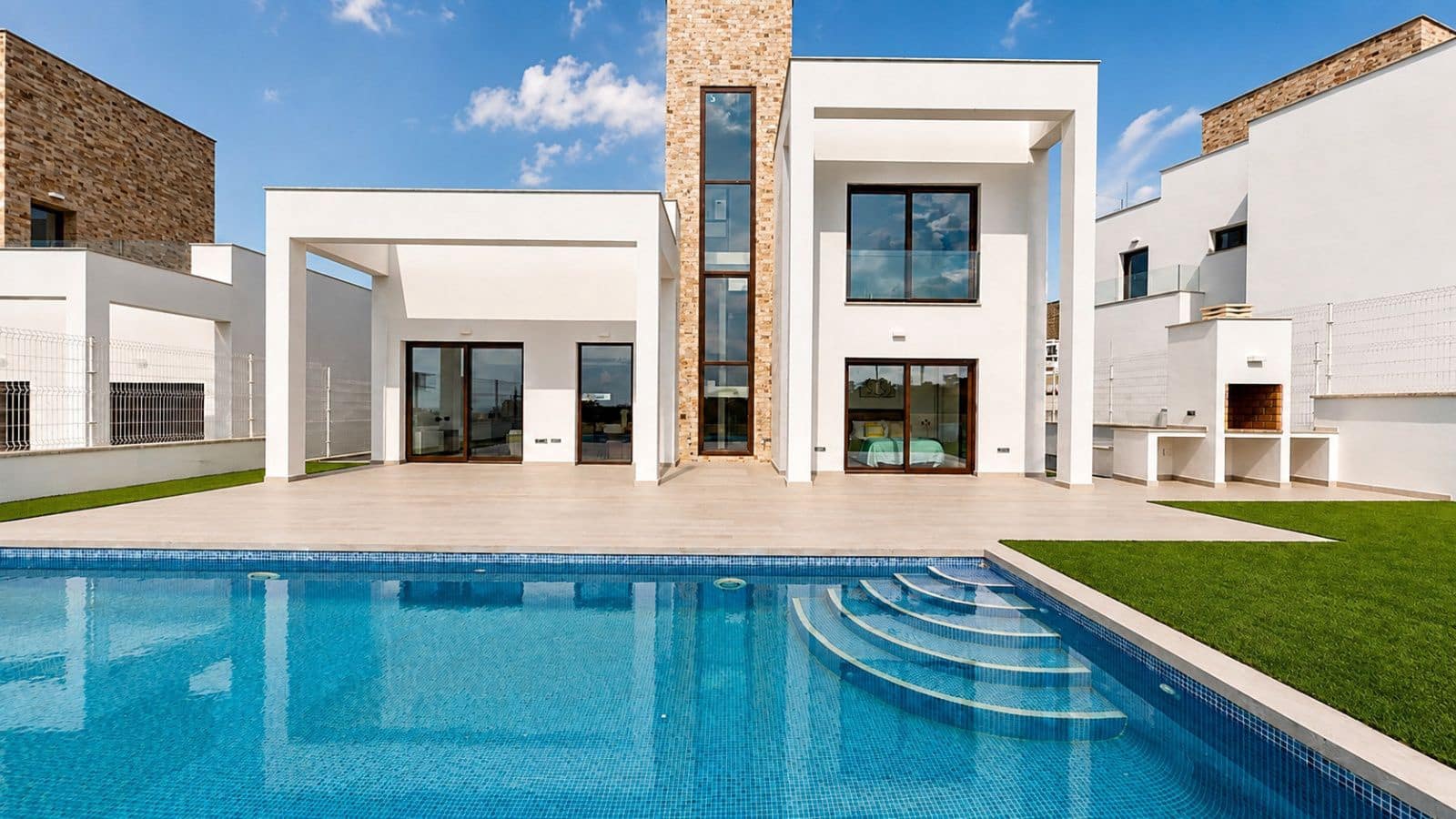 5 bedroom Villa for sale in Finestrat with pool garage - € 800,000 (Ref: 9997546)