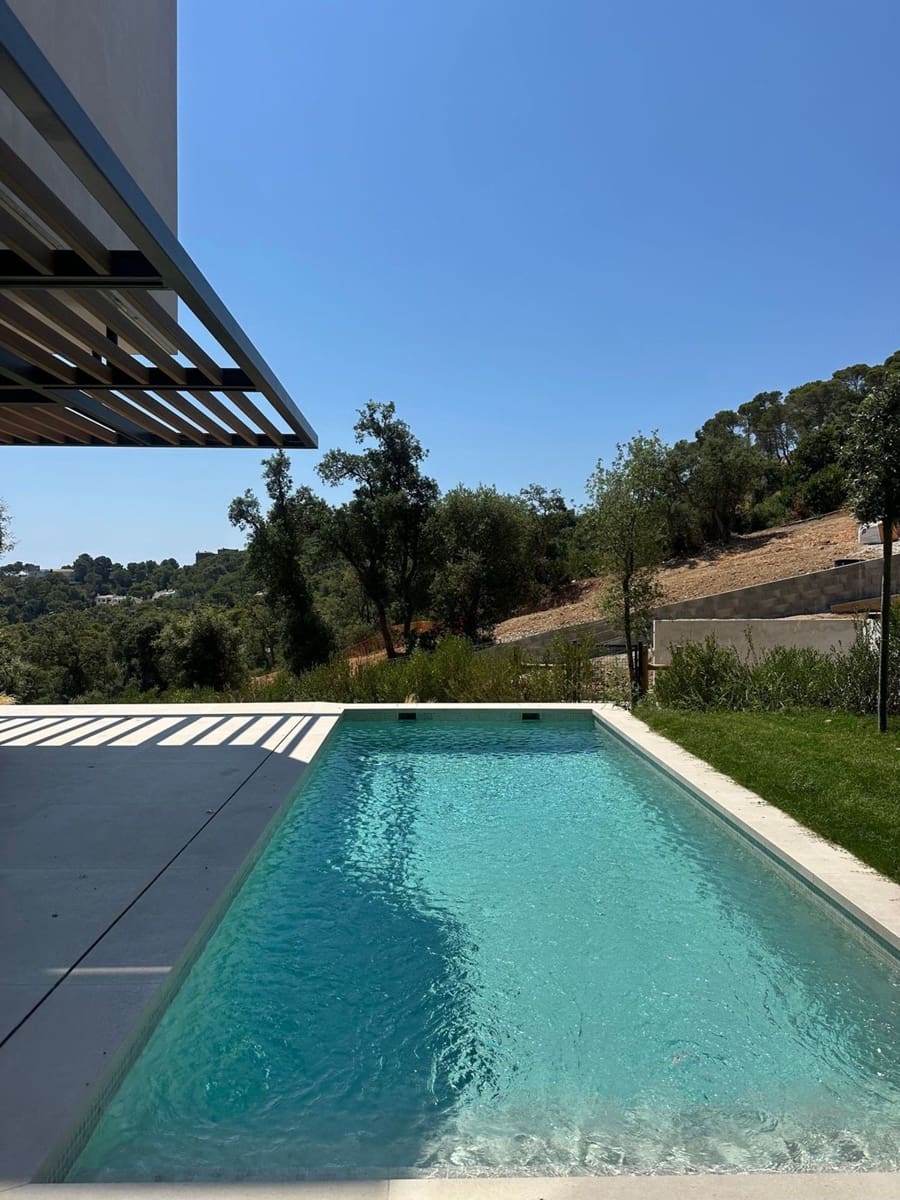 4 bedroom Villa for sale in Tamariu with pool - € 2,580,000 (Ref: 9997929)